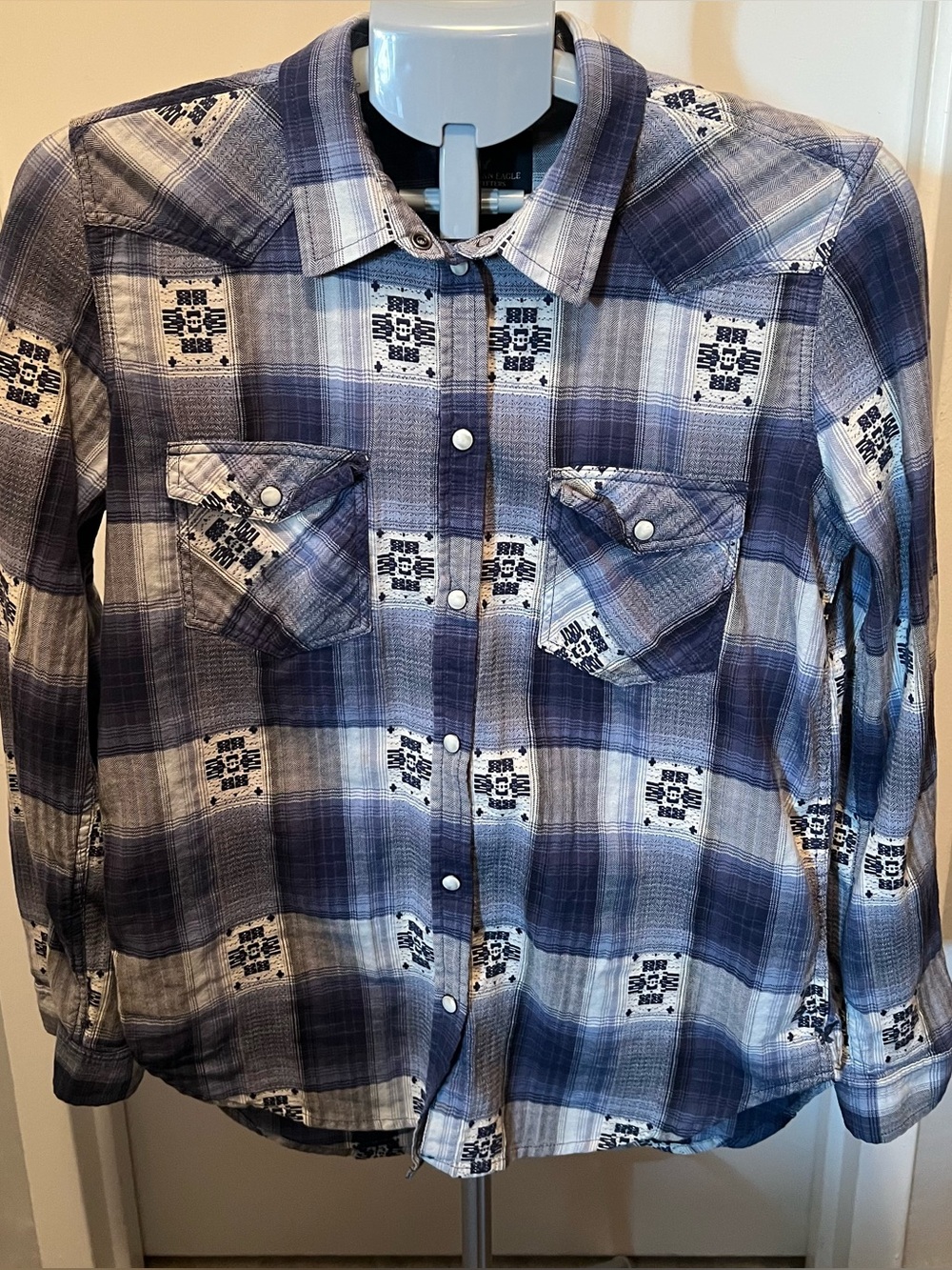 ✨ American Eagle Boyfriend Fit Southwestern Plaid Pearl Snap Flannel - M